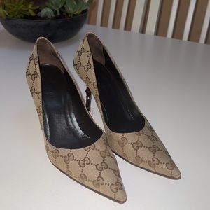 Gucci pumps